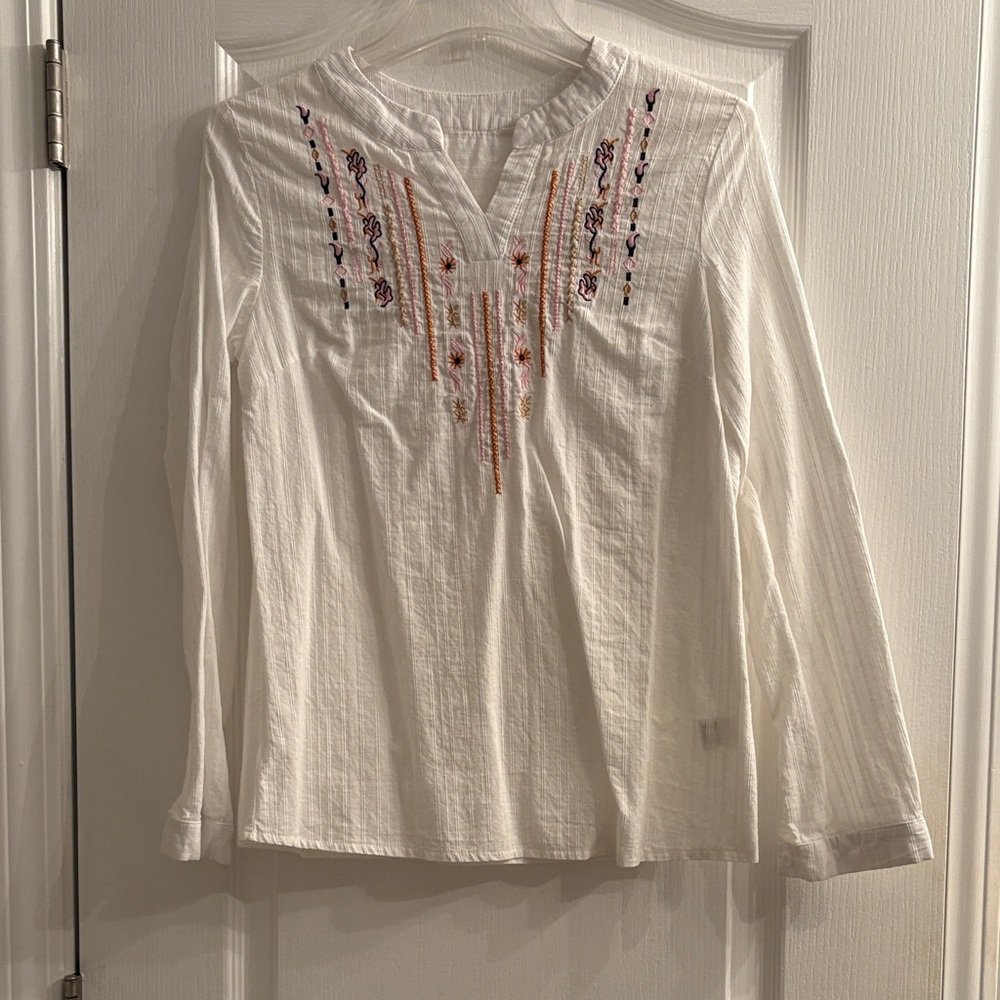 Women’s White Embroidered Long Sleeve Pullover Style Blouse size S
